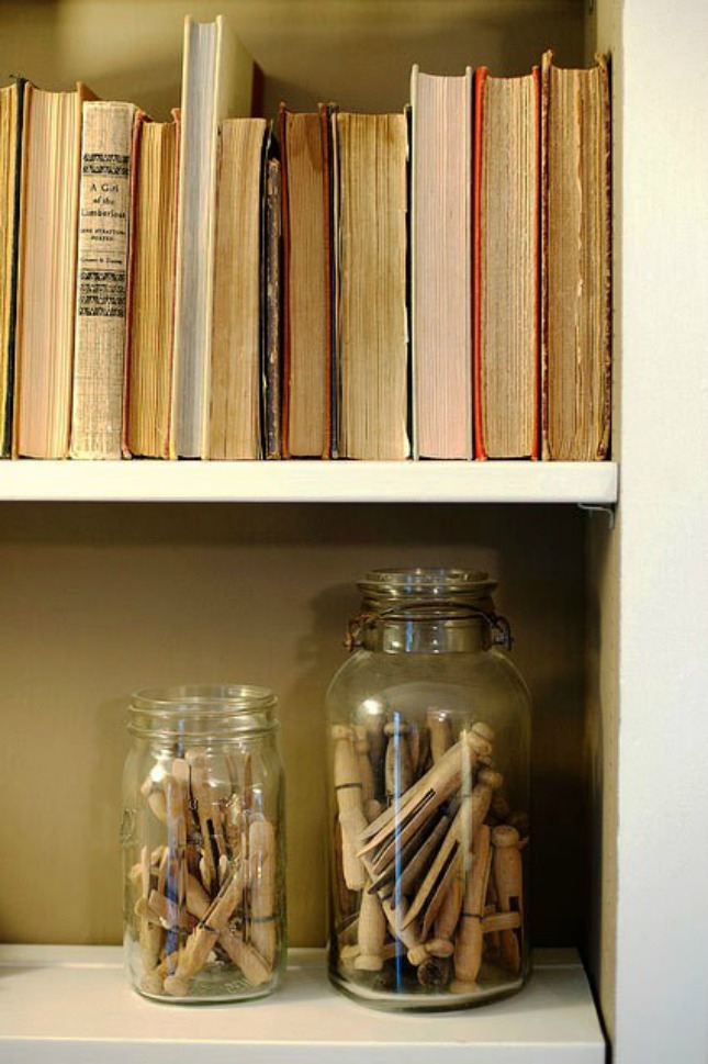 How to arrange bookshelves...(or at least how I do it) grace grits